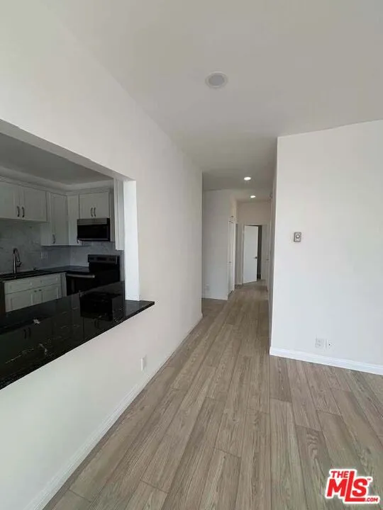 511 San Vicente Boulevard #204 Santa Monica, CA 90402