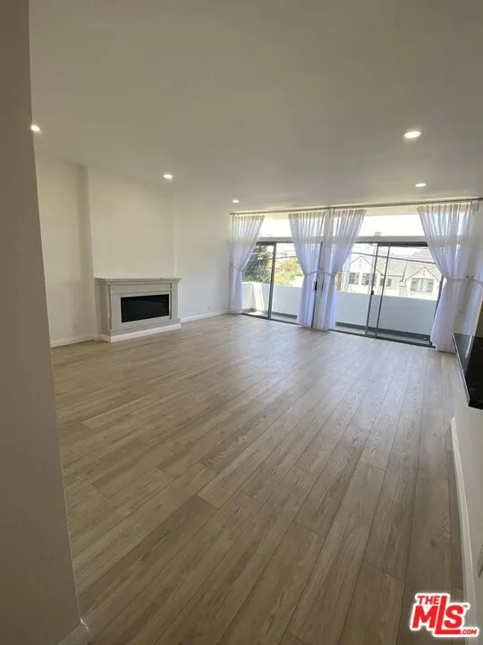 511 San Vicente Boulevard #204 Santa Monica, CA 90402