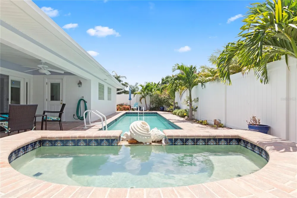 12352 83RD AVENUE Seminole, FL 33772