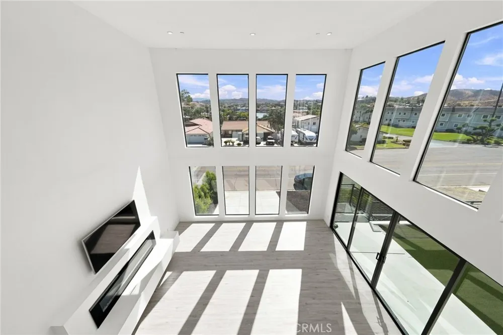 28896 Vacation Dr. Canyon Lake, CA 92587