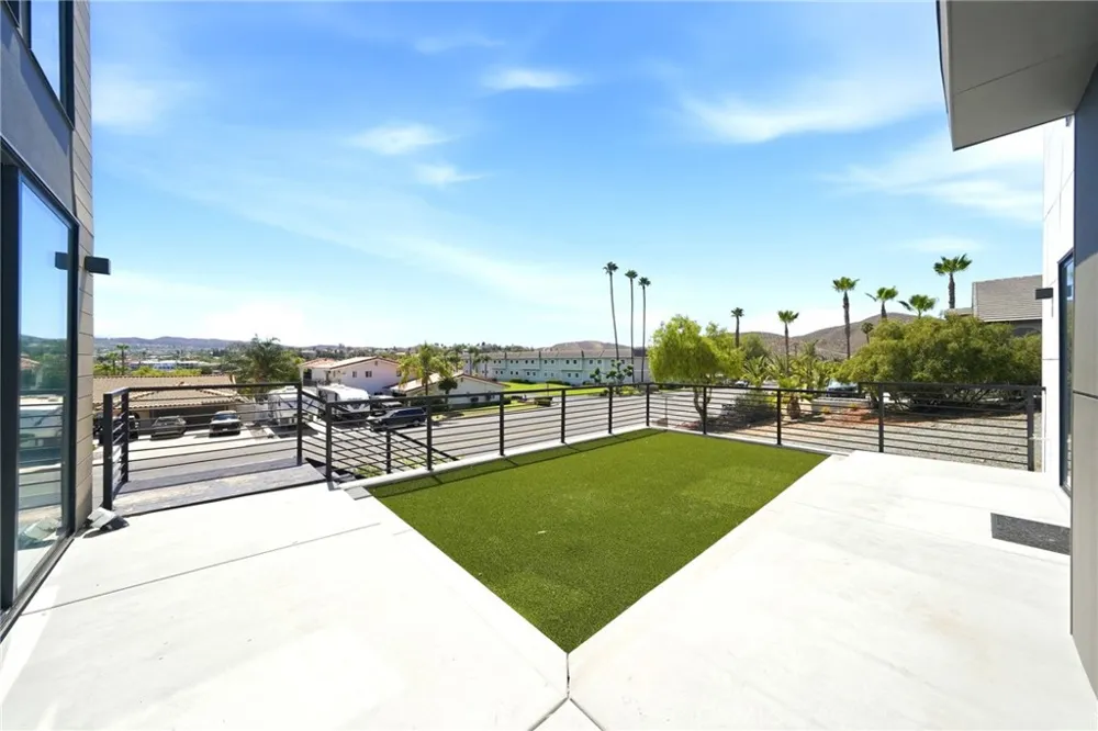 28896 Vacation Dr. Canyon Lake, CA 92587