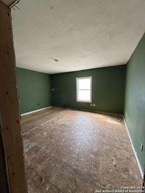 279 Cenizo Carrizo Springs, TX 78834