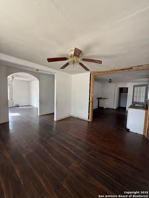 279 Cenizo Carrizo Springs, TX 78834