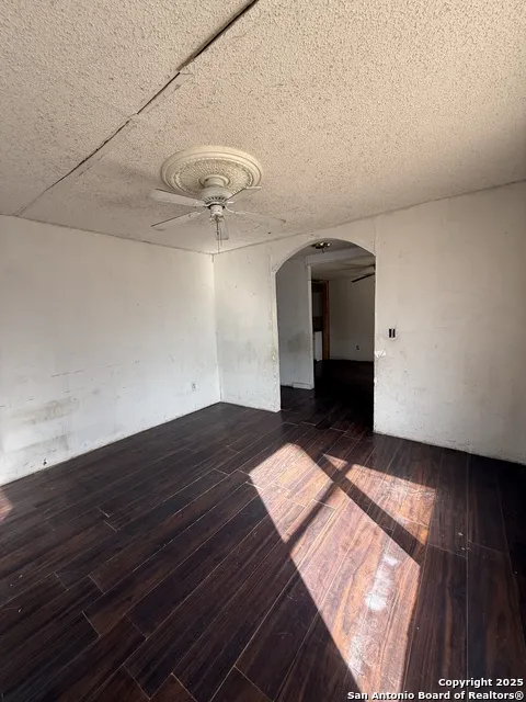 279 Cenizo Carrizo Springs, TX 78834