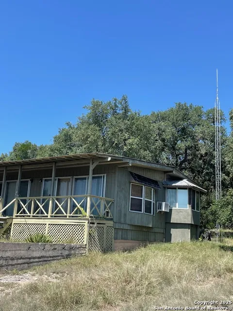235 Scenic Pass Pipe Creek, TX 78063