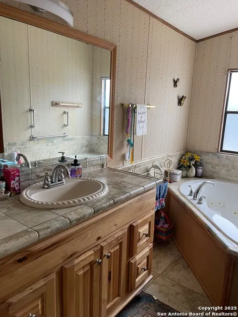235 Scenic Pass Pipe Creek, TX 78063