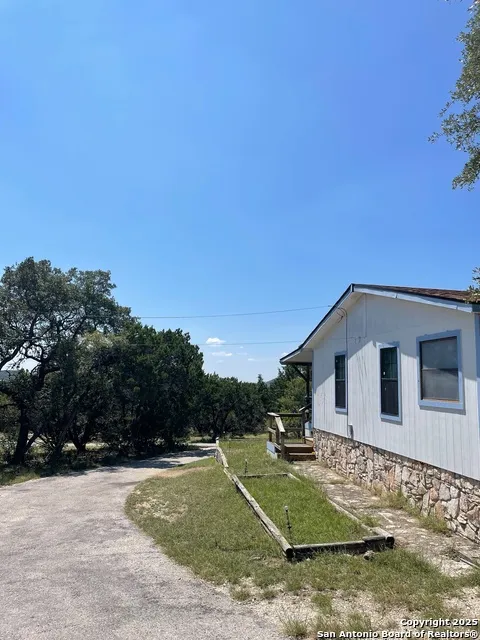 235 Scenic Pass Pipe Creek, TX 78063