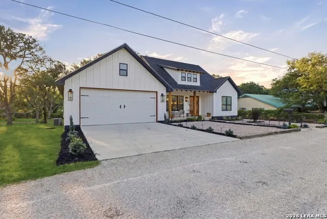 451 Legion Loop Kingsland, TX 78639