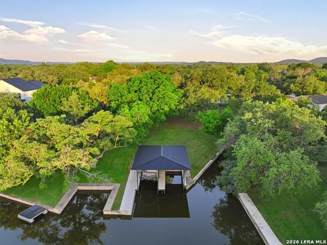 451 Legion Loop Kingsland, TX 78639
