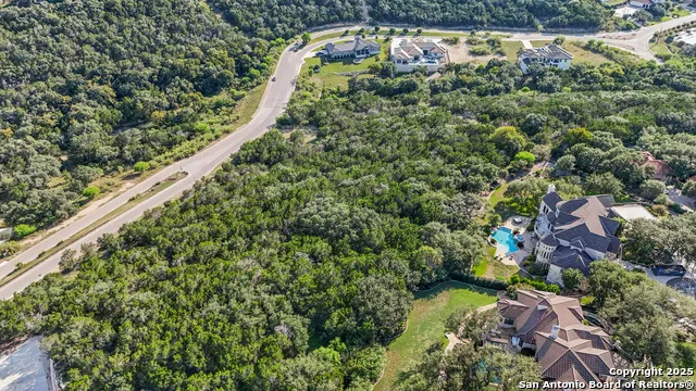 619 Winding Ravine San Antonio, TX 78258