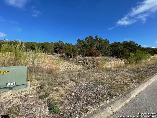 619 Winding Ravine San Antonio, TX 78258