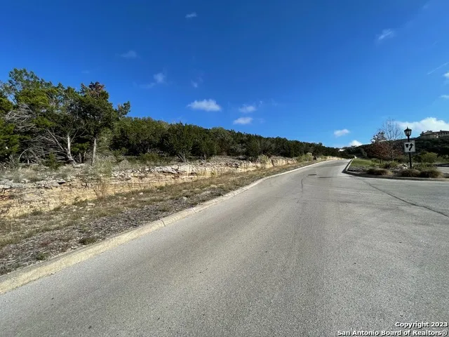 619 Winding Ravine San Antonio, TX 78258