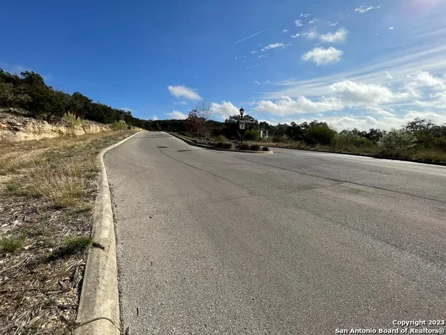 619 Winding Ravine San Antonio, TX 78258