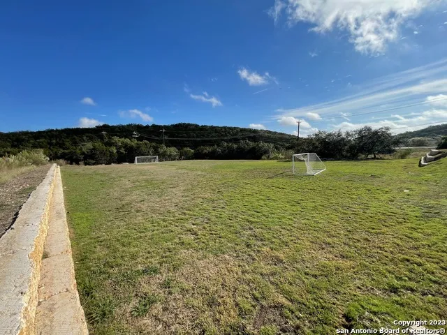 619 Winding Ravine San Antonio, TX 78258