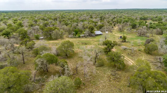 132 Roemer Ln W Floresville, TX 78114