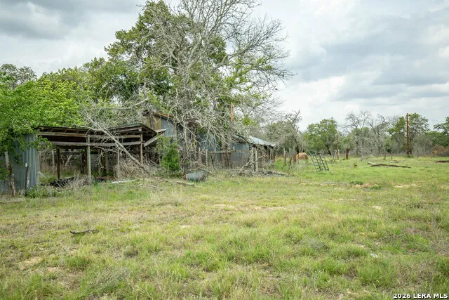 132 Roemer Ln W Floresville, TX 78114