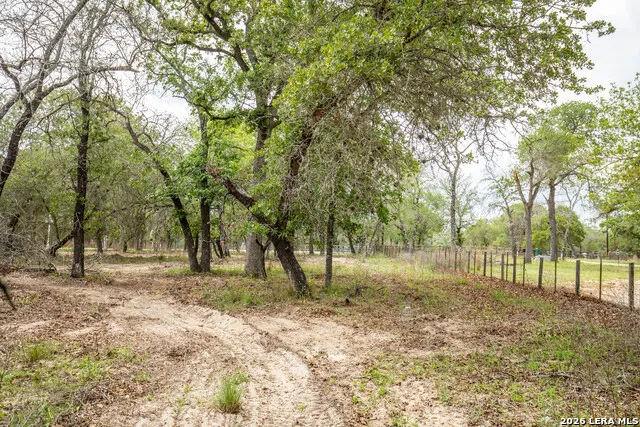 132 Roemer Ln W Floresville, TX 78114