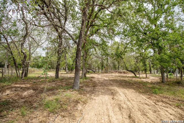 132 Roemer Ln W Floresville, TX 78114