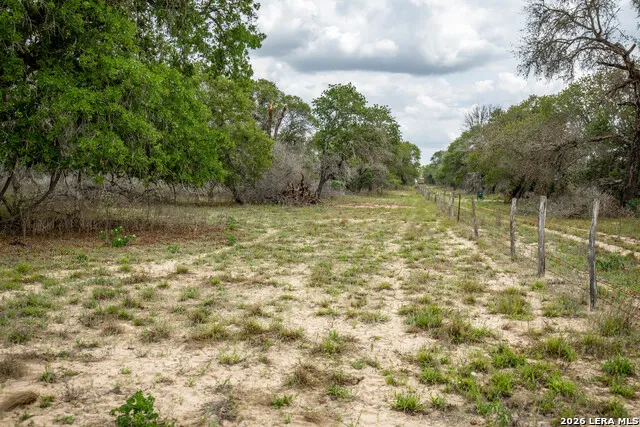 132 Roemer Ln W Floresville, TX 78114