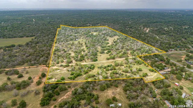 132 Roemer Ln W Floresville, TX 78114