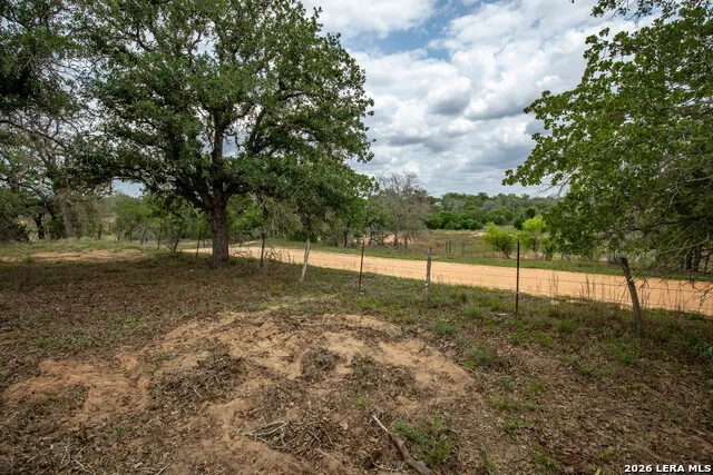 132 Roemer Ln W Floresville, TX 78114