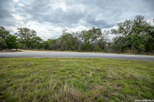 132 Roemer Ln W Floresville, TX 78114