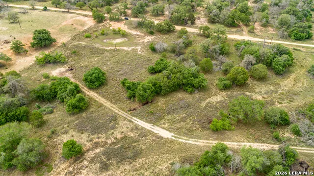 132 Roemer Ln W Floresville, TX 78114