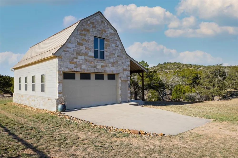5300 Lookout Ridge Drive Marble Falls, TX 78654