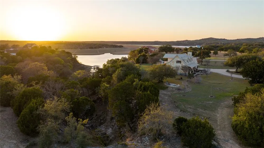 5300 Lookout Ridge Drive Marble Falls, TX 78654