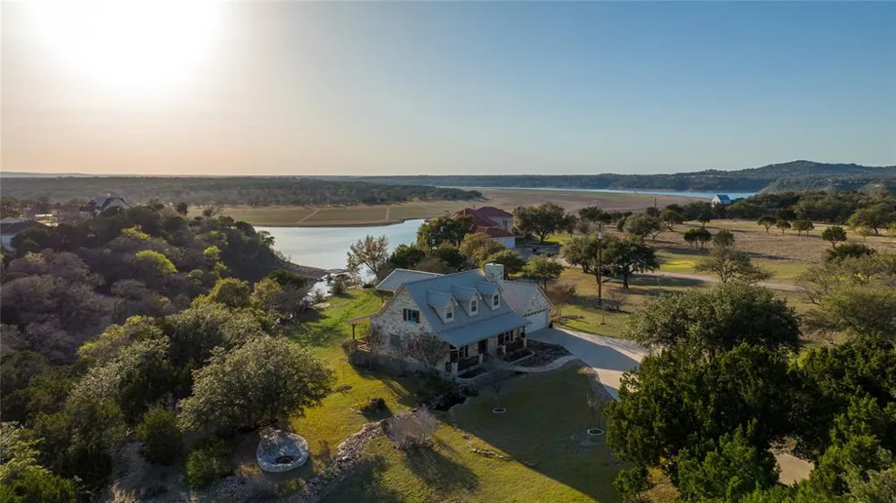 5300 Lookout Ridge Drive Marble Falls, TX 78654