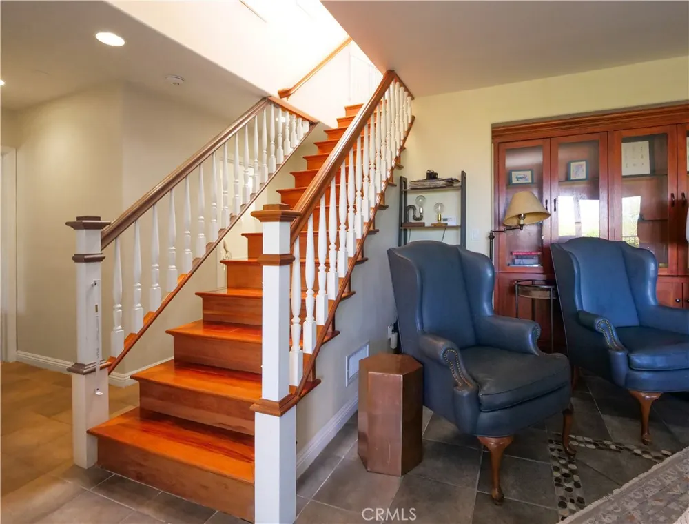 345 Palos Verdes Drive W Palos Verdes Estates, CA 90274