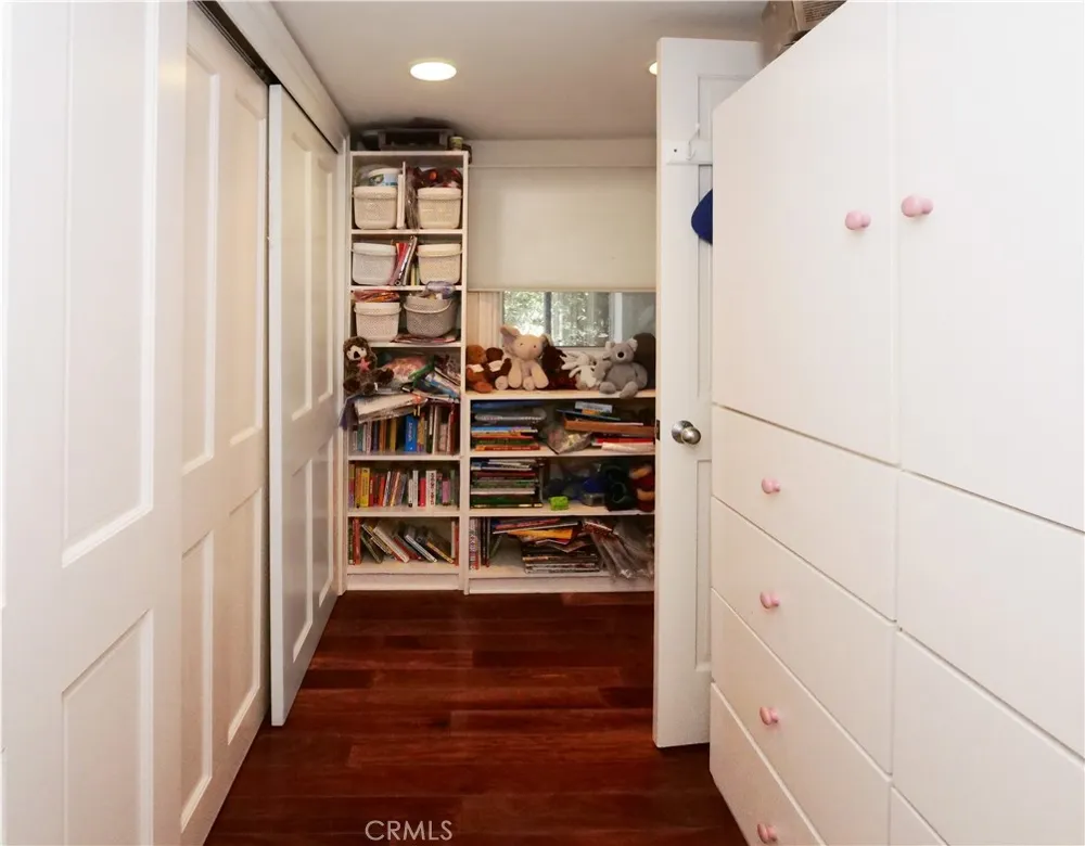 345 Palos Verdes Drive W Palos Verdes Estates, CA 90274
