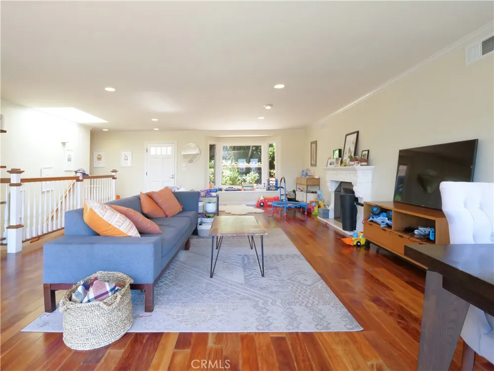345 Palos Verdes Drive W Palos Verdes Estates, CA 90274