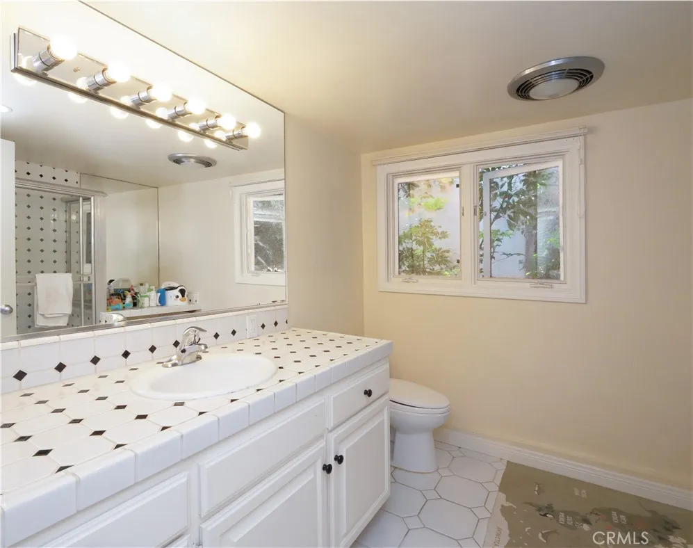 345 Palos Verdes Drive W Palos Verdes Estates, CA 90274