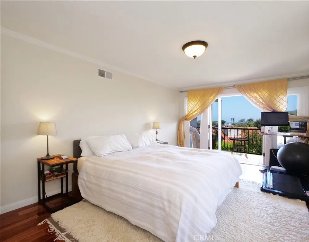 345 Palos Verdes Drive W Palos Verdes Estates, CA 90274