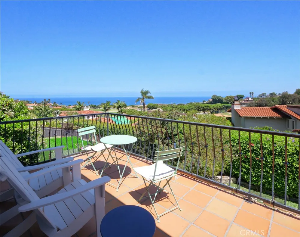 345 Palos Verdes Drive W Palos Verdes Estates, CA 90274