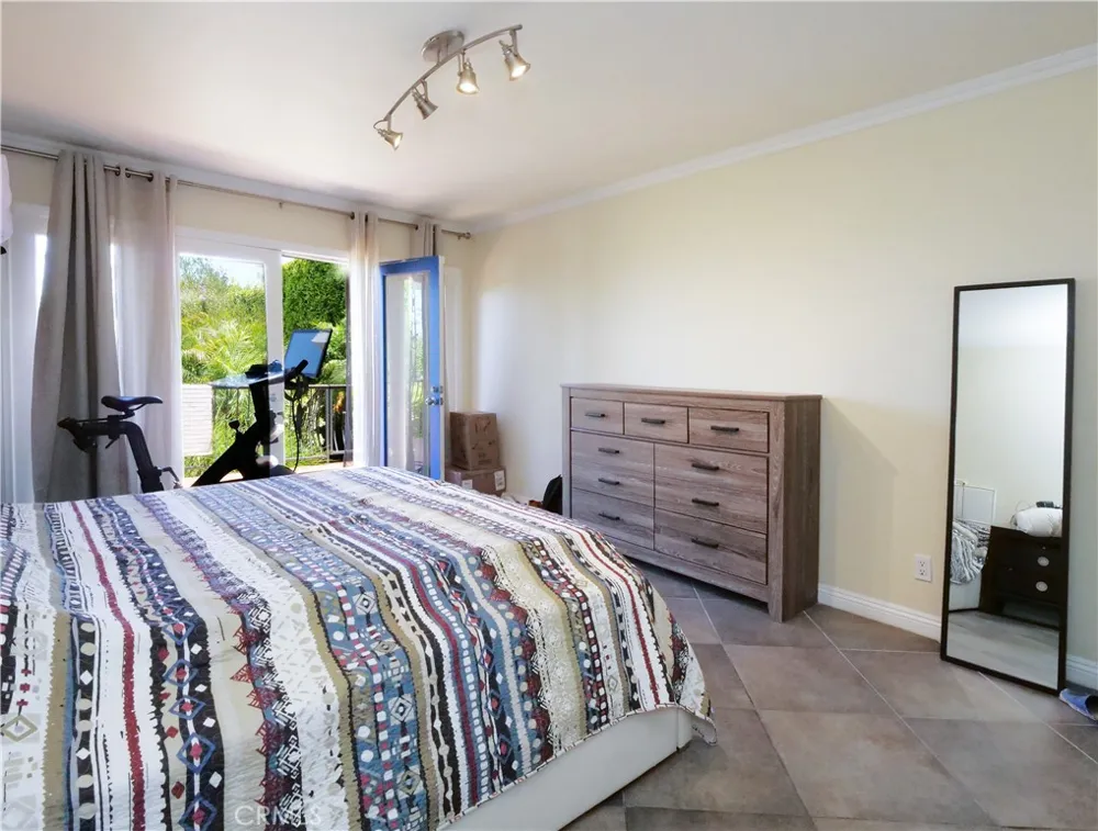 345 Palos Verdes Drive W Palos Verdes Estates, CA 90274