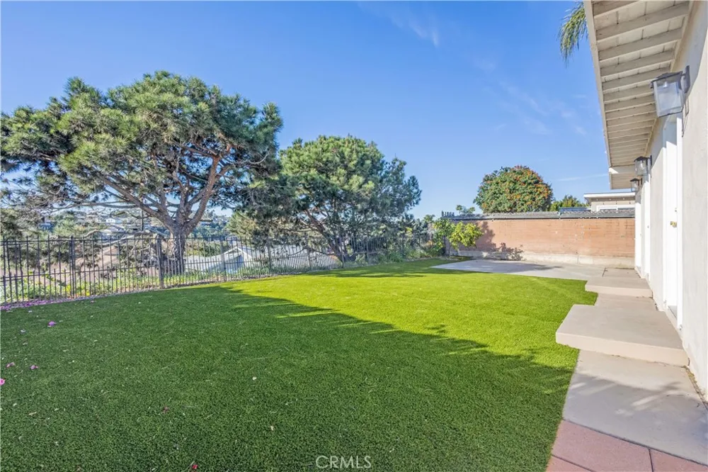 2522 Baily Avenue San Diego, CA 92105