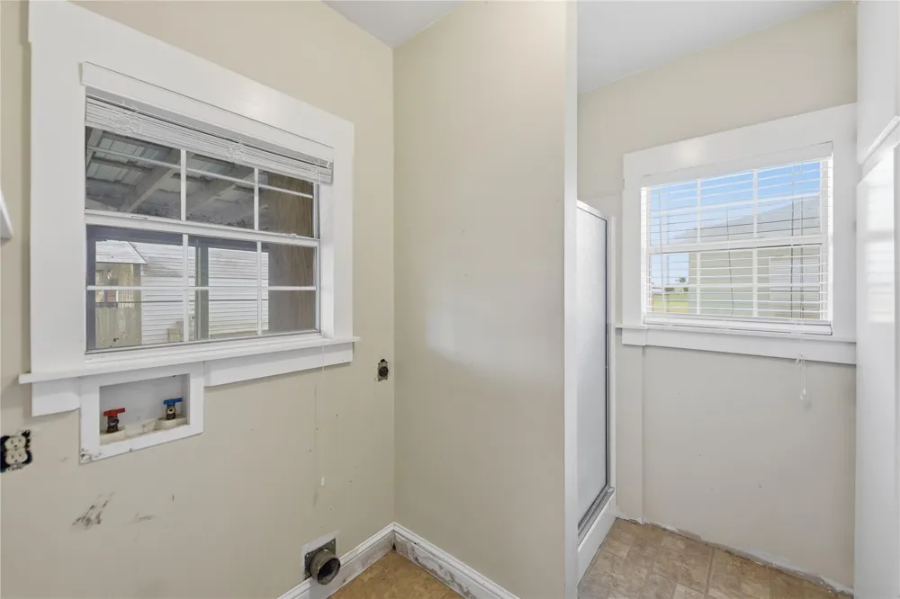 2380 Third Street Rock Island, TX 77470