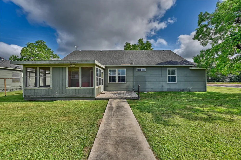 2380 Third Street Rock Island, TX 77470