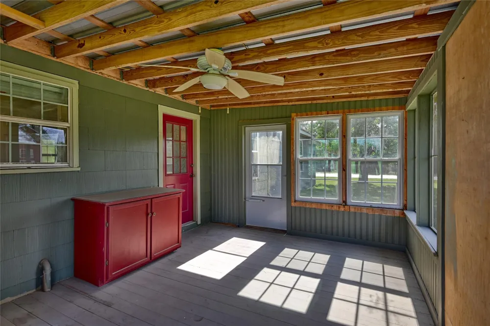 2380 Third Street Rock Island, TX 77470