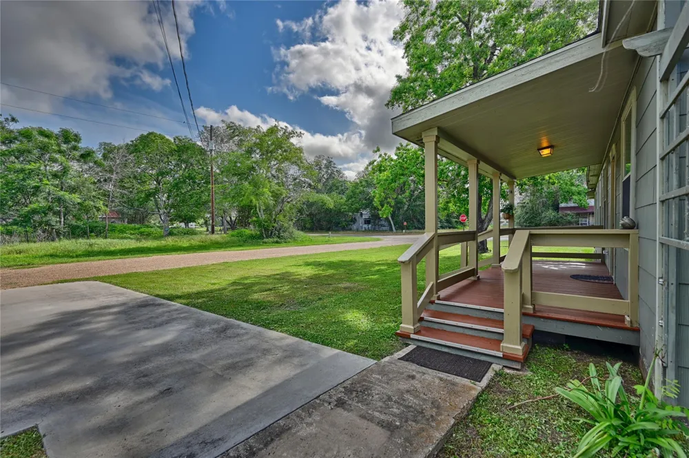 2380 Third Street Rock Island, TX 77470