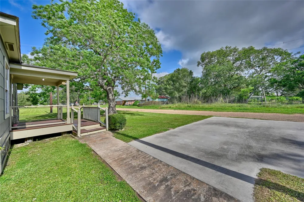 2380 Third Street Rock Island, TX 77470