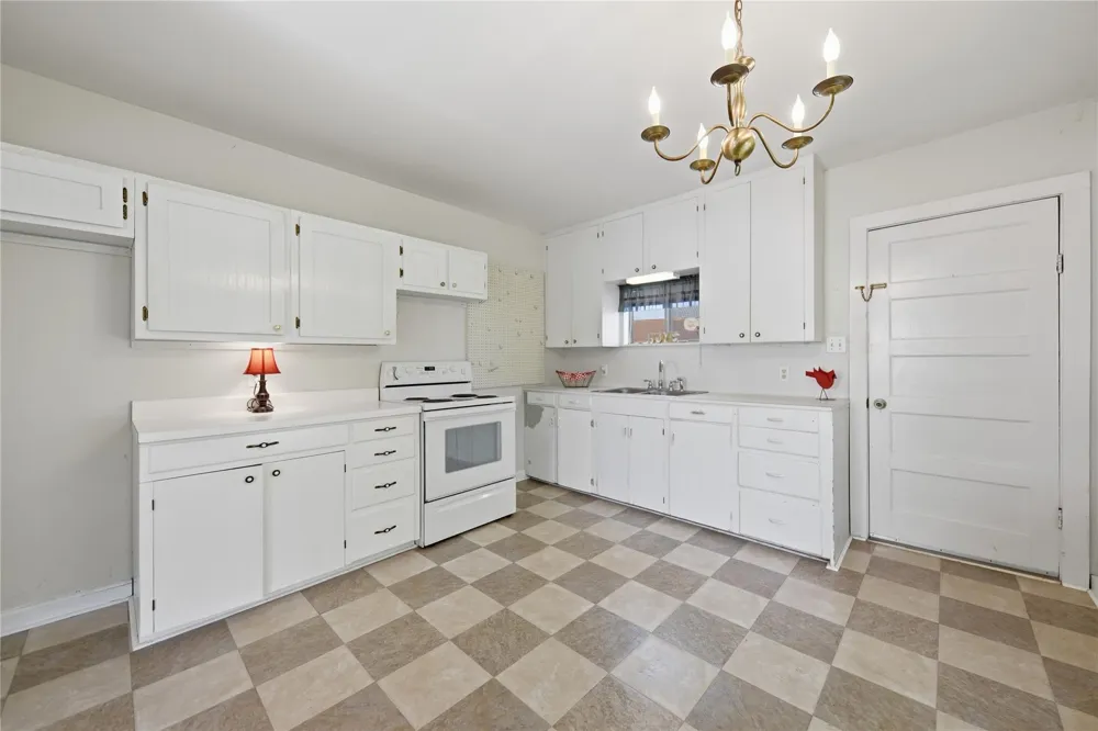 2380 Third Street Rock Island, TX 77470