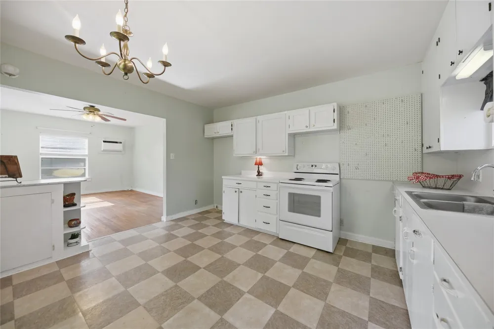 2380 Third Street Rock Island, TX 77470