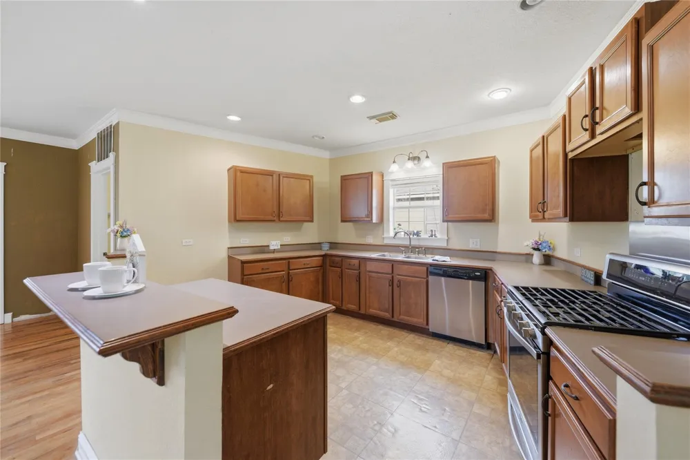 2380 Third Street Rock Island, TX 77470