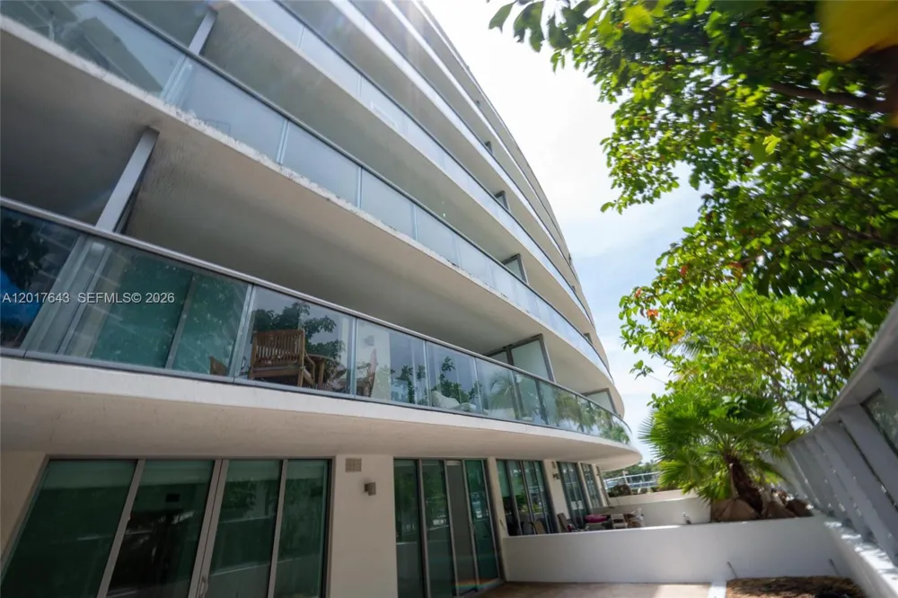 6620 INDIAN CREEK #114 Miami Beach, FL 33141