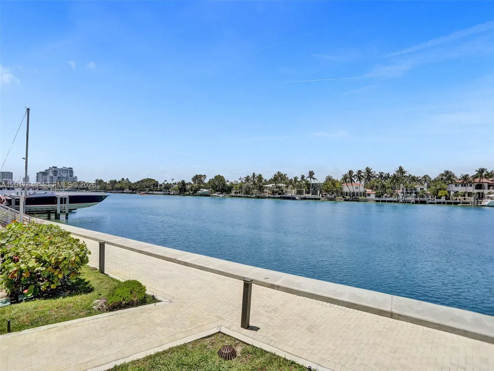 6620 INDIAN CREEK #114 Miami Beach, FL 33141