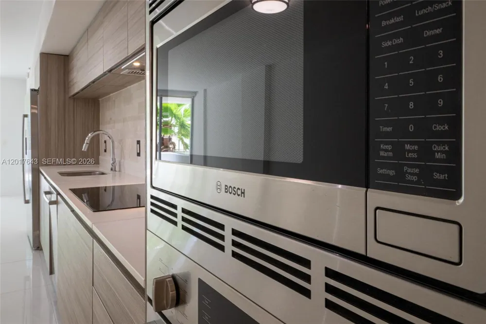 6620 INDIAN CREEK #114 Miami Beach, FL 33141