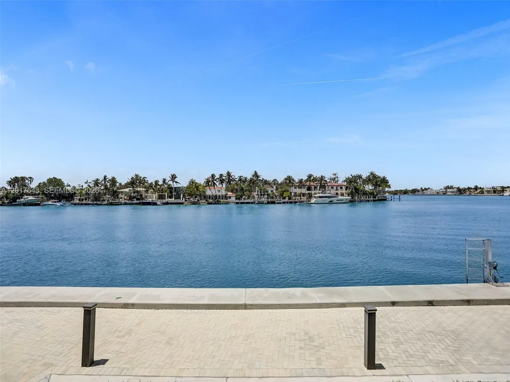 6620 INDIAN CREEK #114 Miami Beach, FL 33141